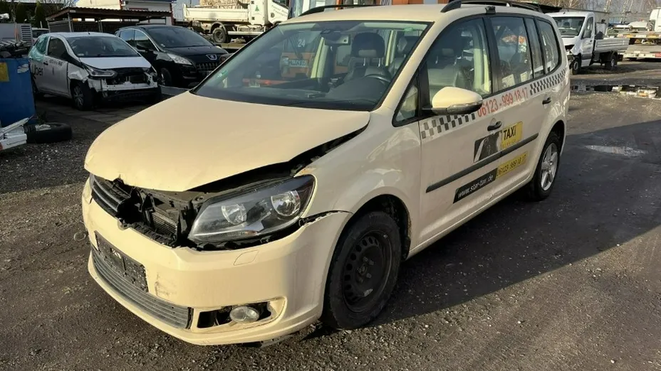 VOLKSWAGEN Touran -