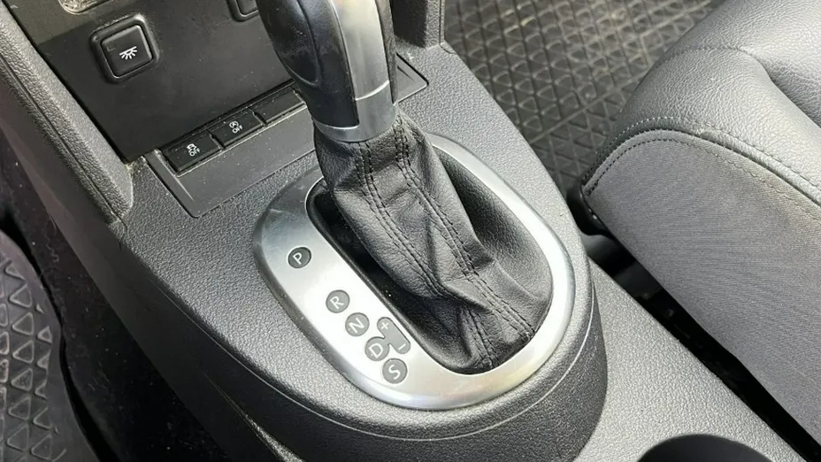 VOLKSWAGEN Touran -