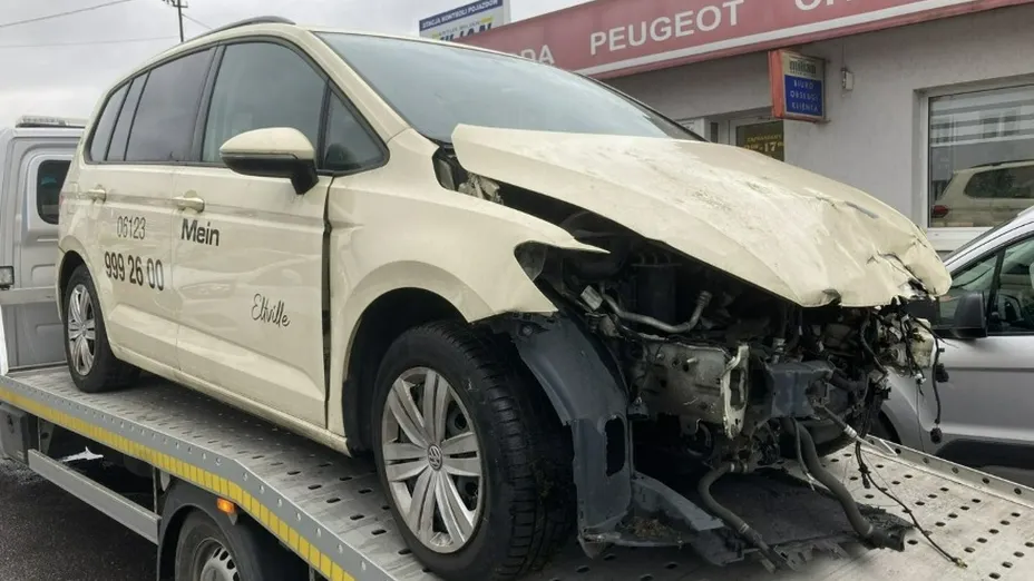 VOLKSWAGEN Touran -