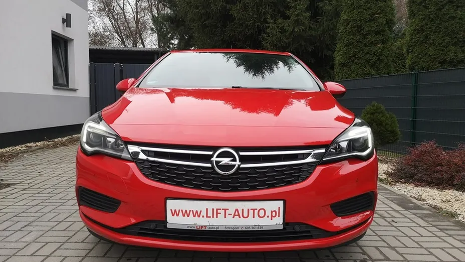 OPEL Astra -