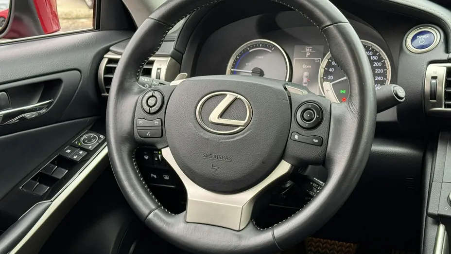 LEXUS IS -