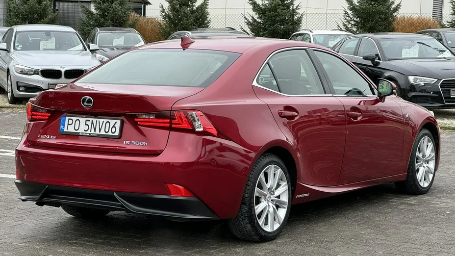 LEXUS IS -