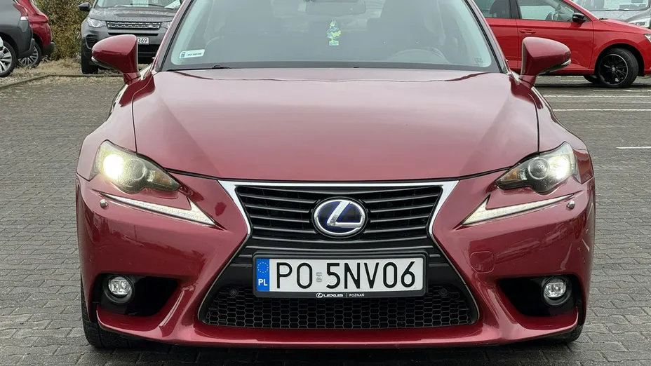 LEXUS IS -