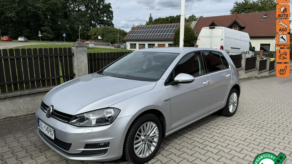 VOLKSWAGEN Golf -