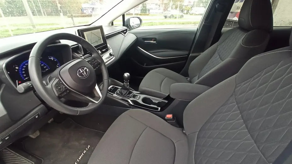 TOYOTA Corolla -
