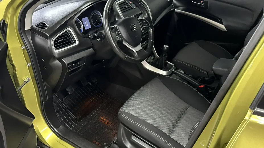 SUZUKI S-Cross -