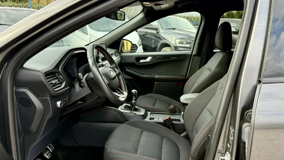 FORD Kuga -