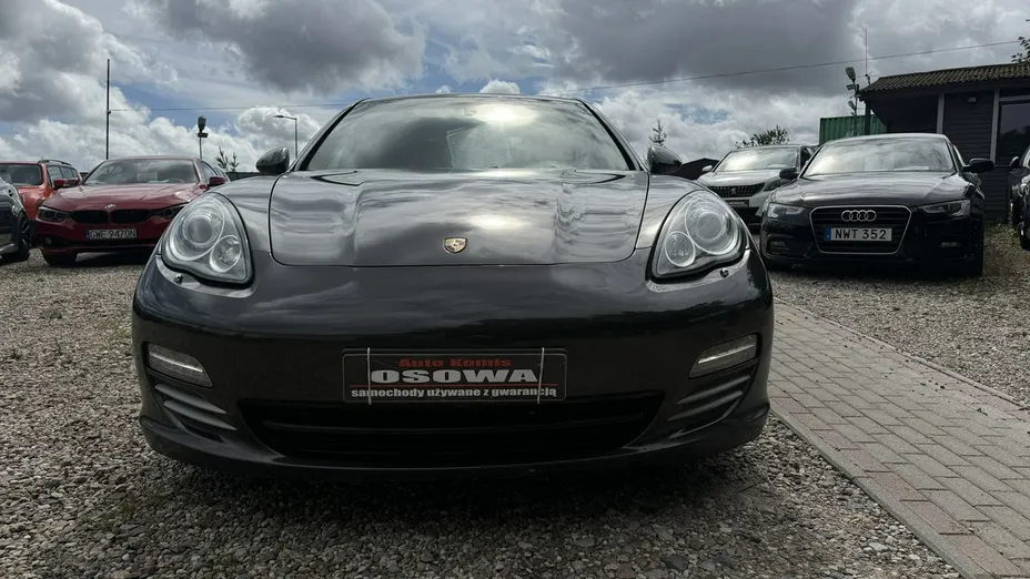 PORSCHE Panamera -
