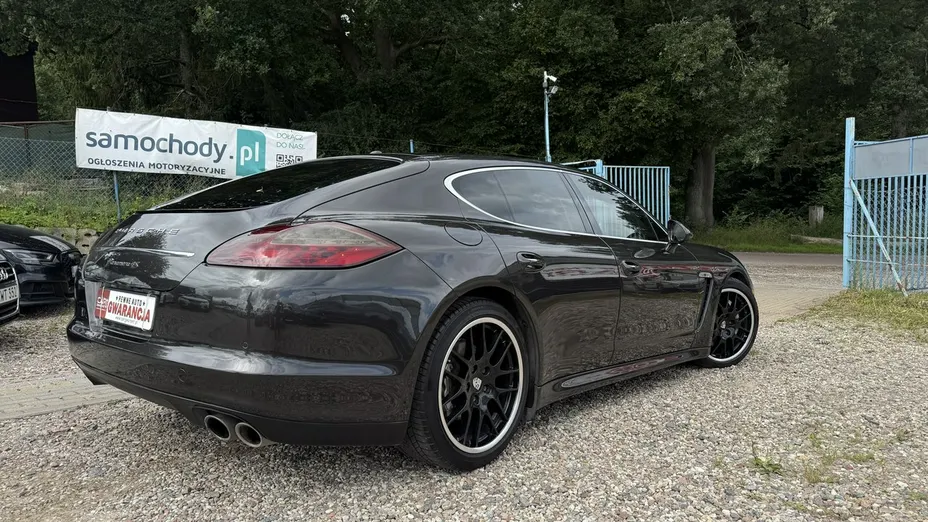 PORSCHE Panamera -