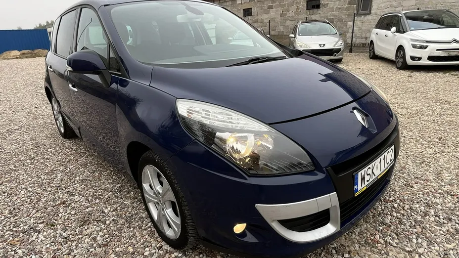 RENAULT Scenic -