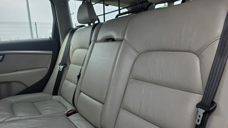 VOLVO XC70 -
