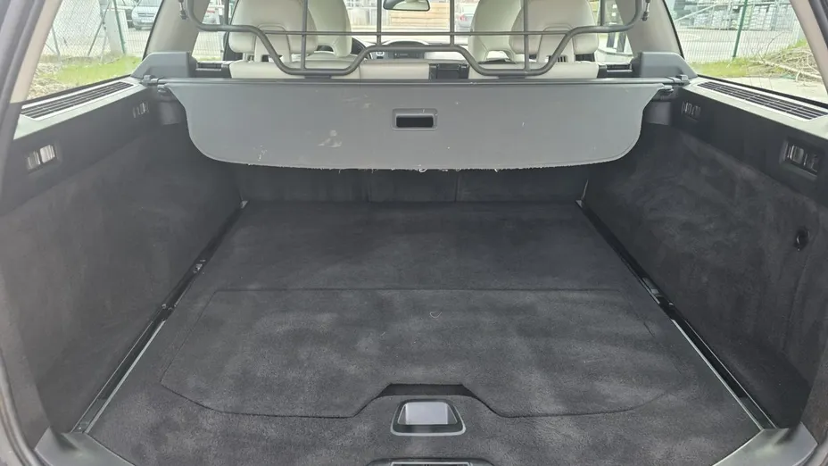 VOLVO XC70 -