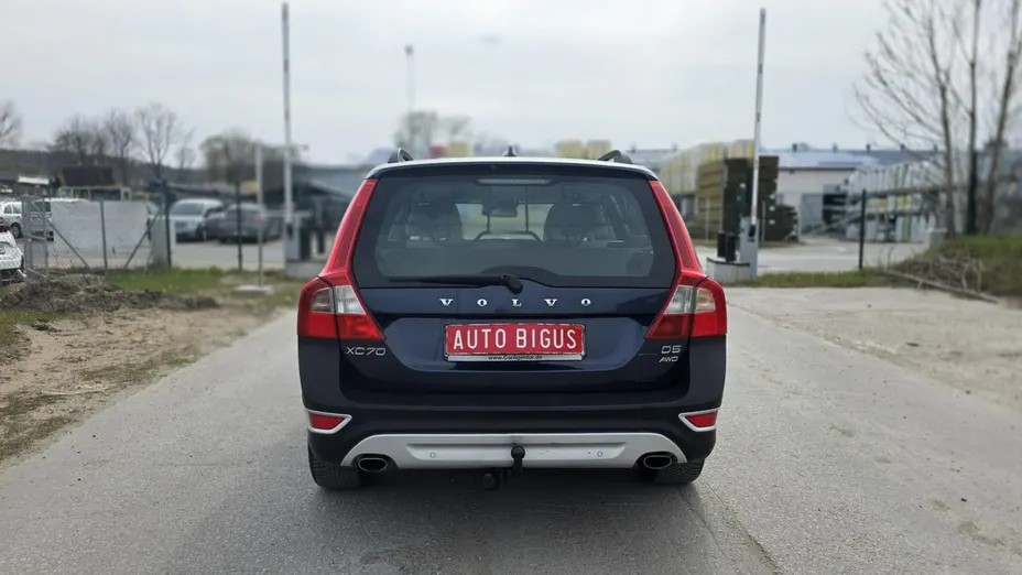 VOLVO XC70 -