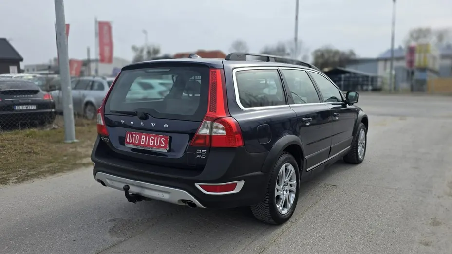 VOLVO XC70 -