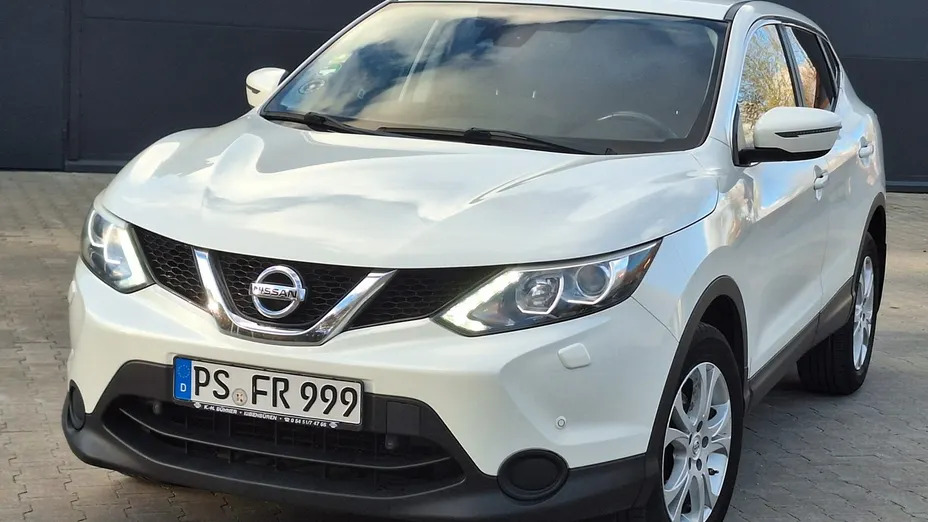 NISSAN Qashqai -