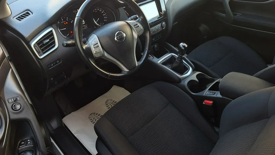 NISSAN Qashqai -