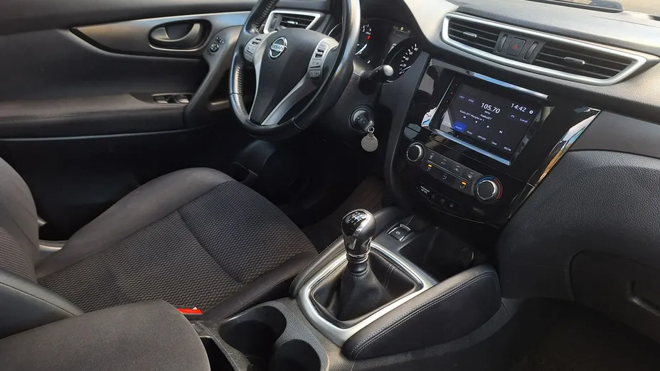 NISSAN Qashqai -
