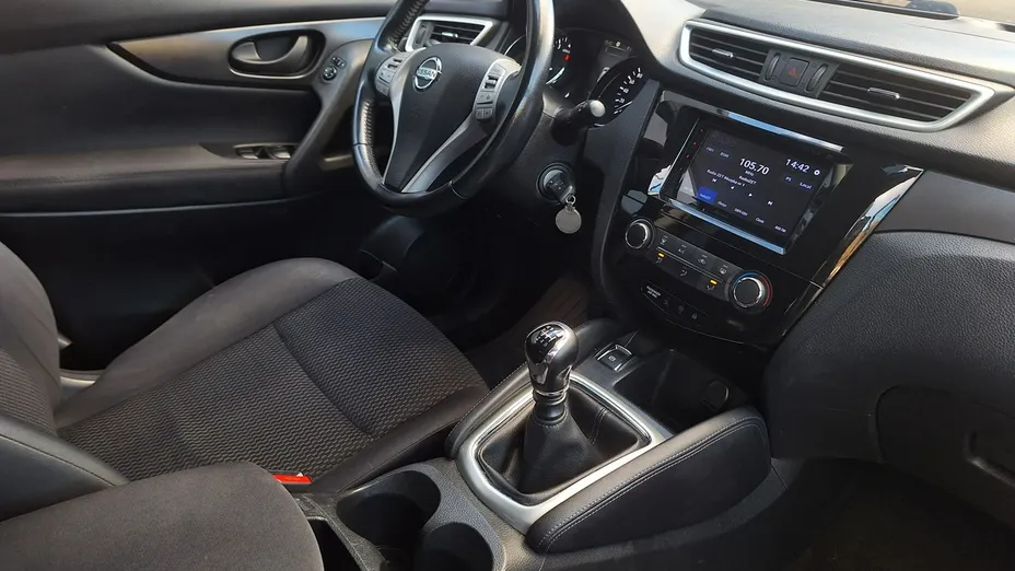 NISSAN Qashqai -
