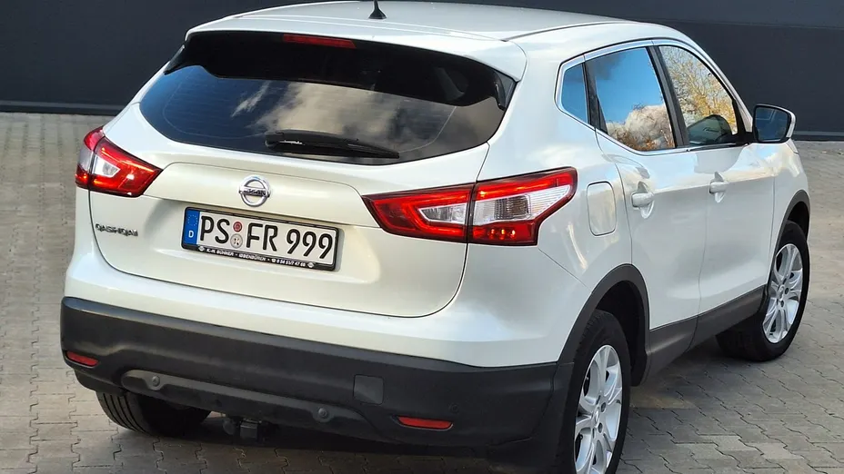 NISSAN Qashqai -