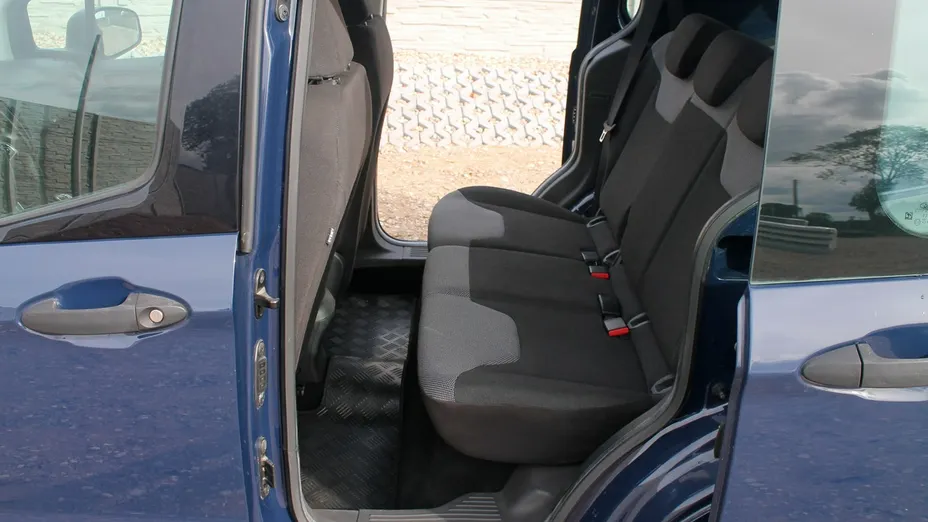 FORD Transit Courier -