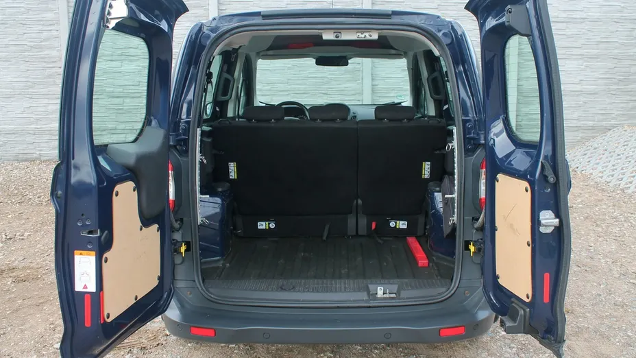 FORD Transit Courier -