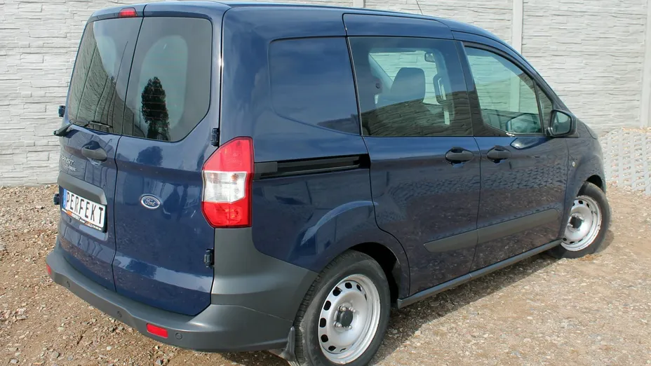 FORD Transit Courier -