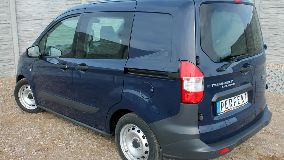 FORD Transit Courier -