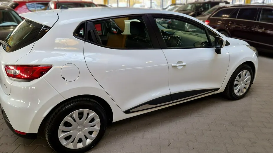 RENAULT Clio -