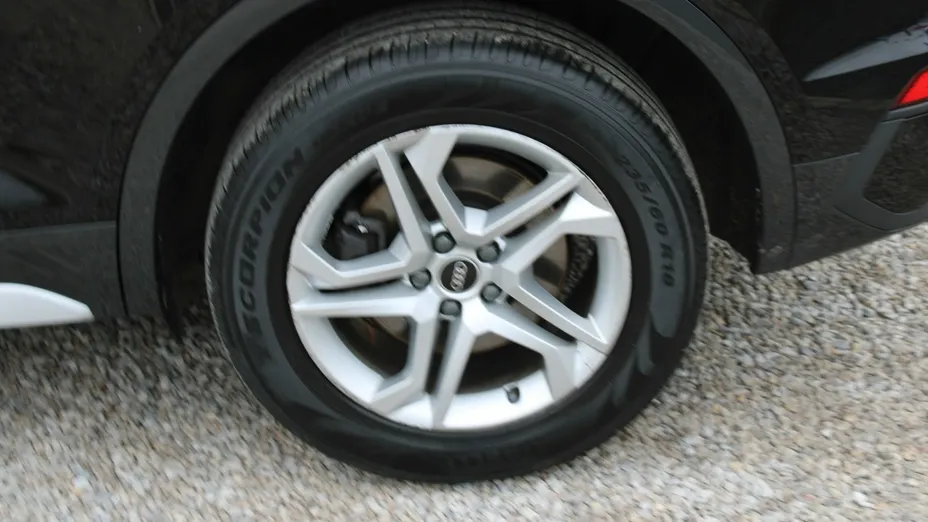 AUDI Q5 -