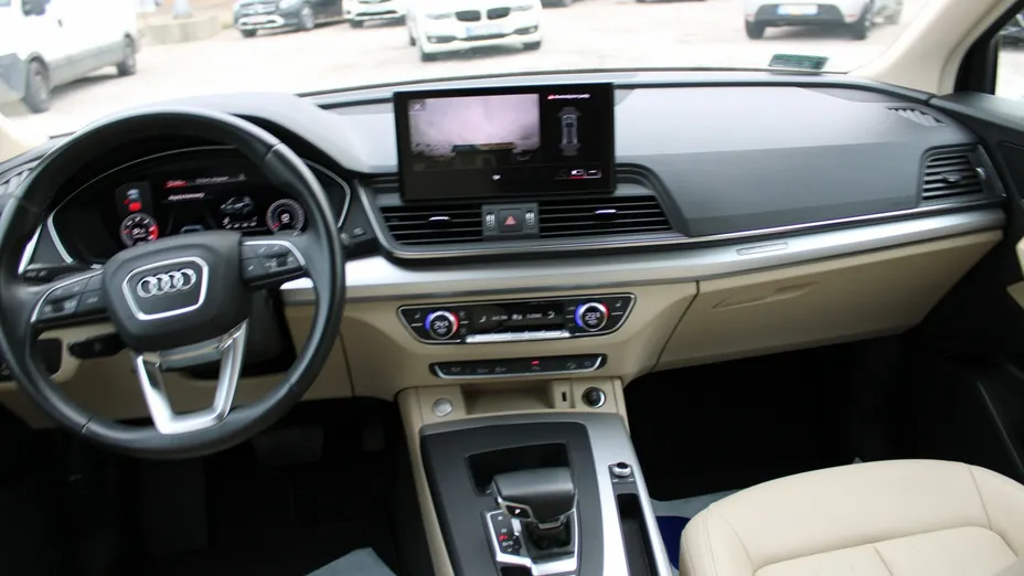 AUDI Q5 -