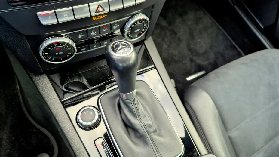 MERCEDES-BENZ C Klasa -