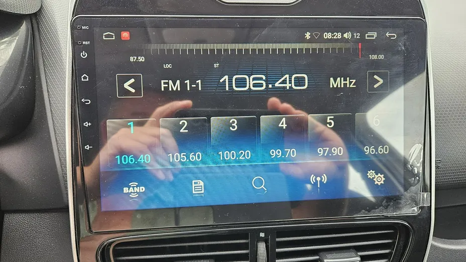 RENAULT Clio -
