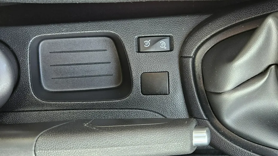 RENAULT Clio -