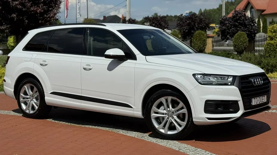 AUDI Q7 -