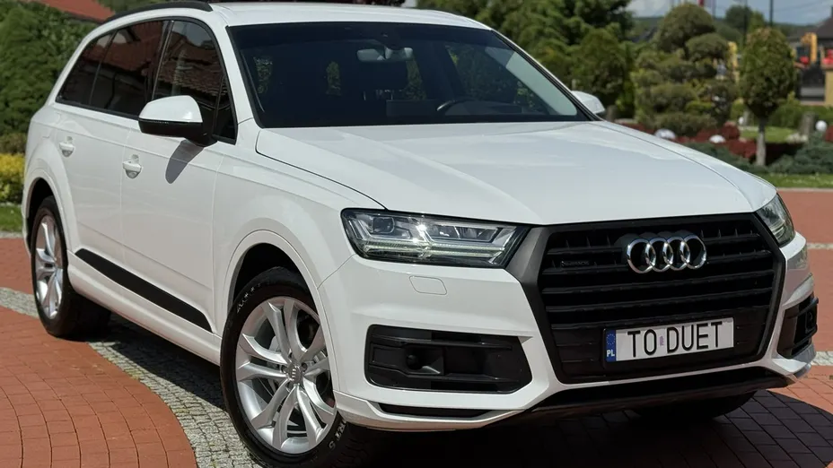 AUDI Q7 -
