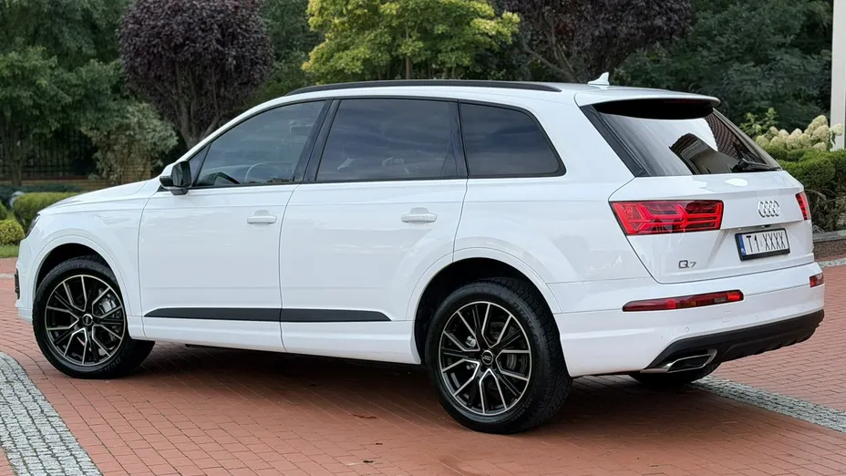 AUDI Q7 -