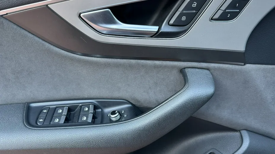 AUDI Q7 -