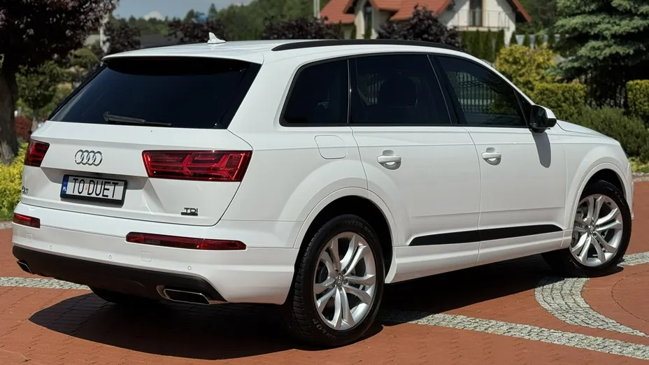 AUDI Q7 -