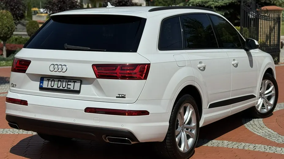 AUDI Q7 -