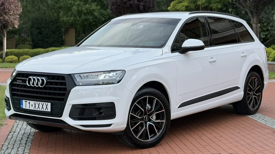 AUDI Q7 -