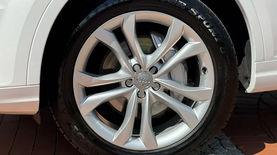 AUDI Q7 -