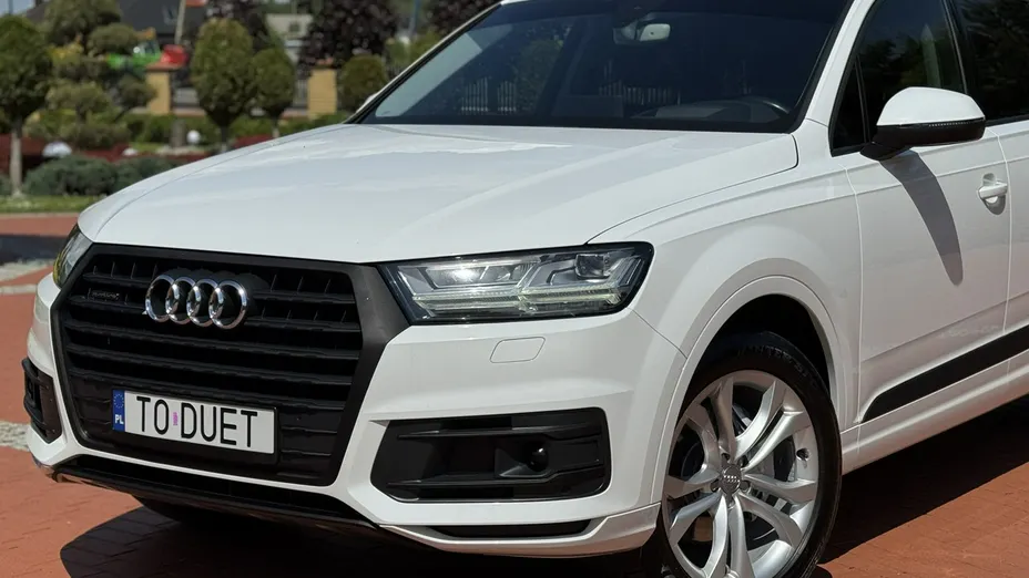 AUDI Q7 -