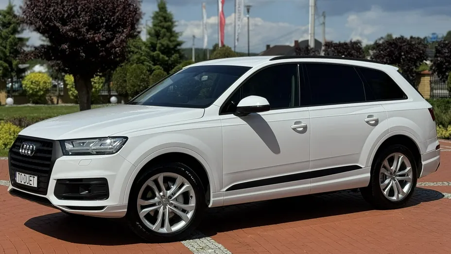 AUDI Q7 -