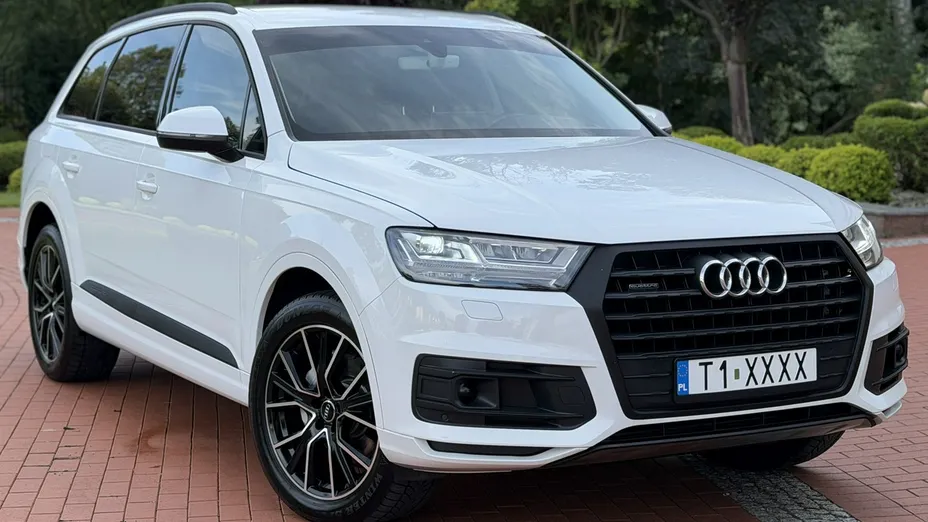 AUDI Q7 -