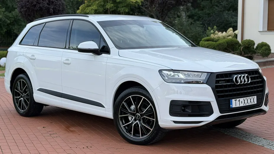 AUDI Q7 -