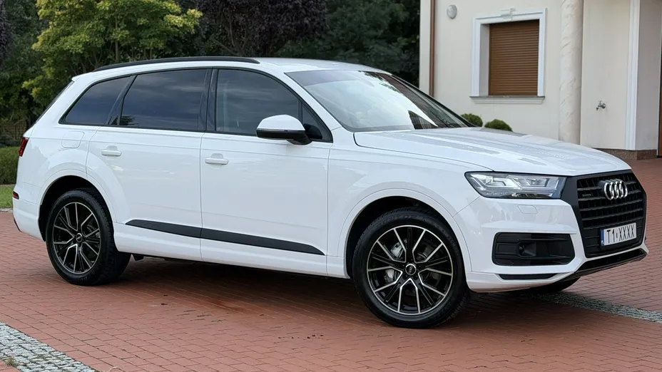 AUDI Q7 -