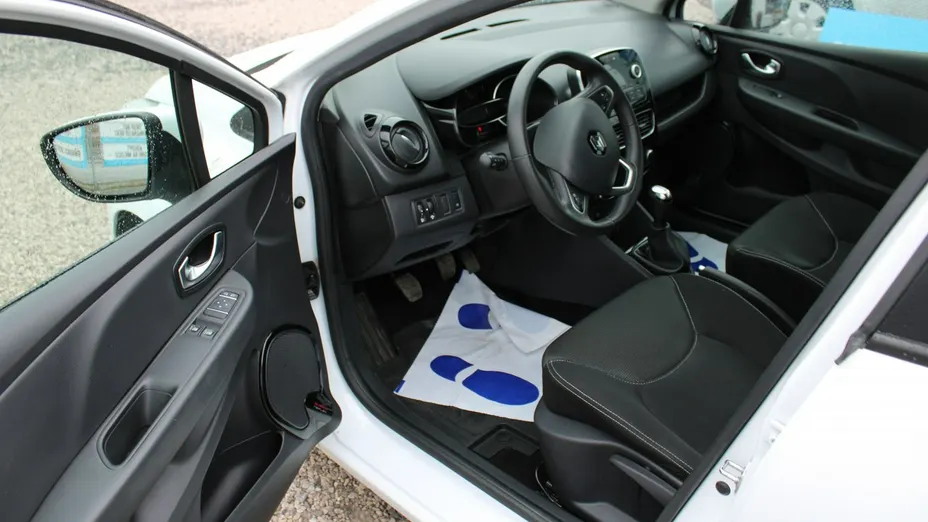 RENAULT Clio -