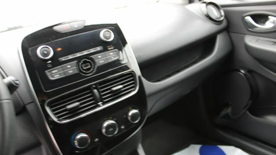 RENAULT Clio -