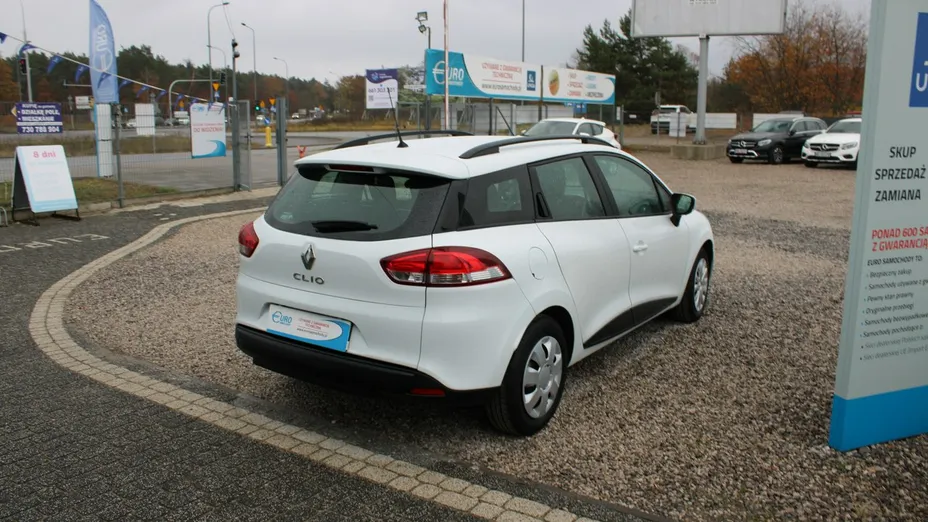 RENAULT Clio -