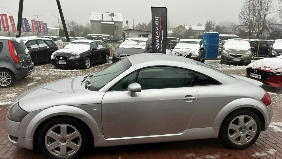 AUDI TT -